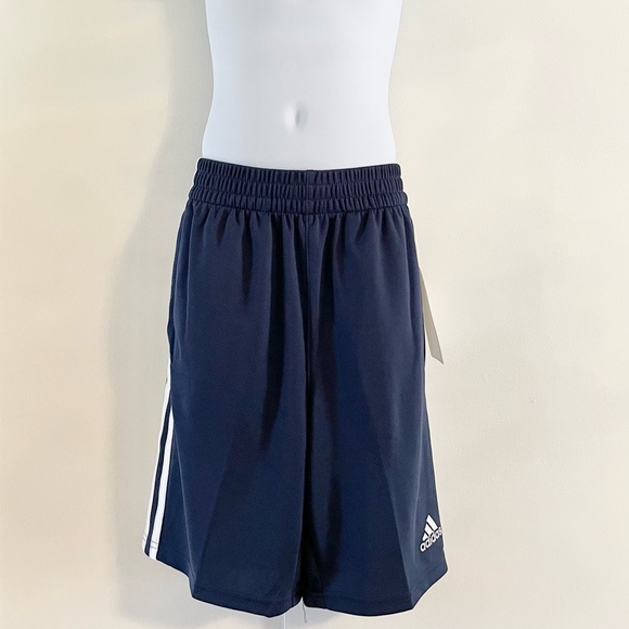 🆕Boys Adidas Classic Three-Stripe Shorts - Picture 2 of 13
